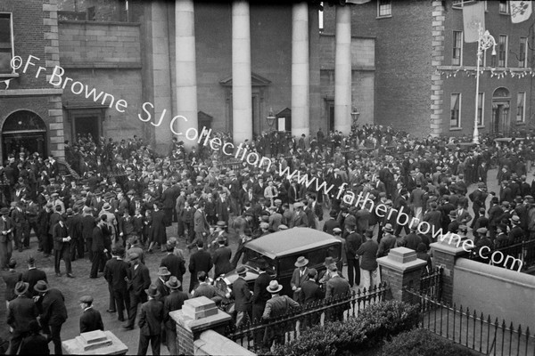 31ST EUCHAUSTIC CONGRESS CROWDS LEAVING GARDINER STREET AFTER MISSION